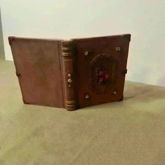 Vintage Montferri collection ballerina dancer with roses. Italian design - Picture 10 of 10